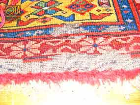Teppich mit Mottenschäden