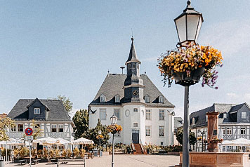 Usingen Hugenottenkirche am Alten Marktplatz